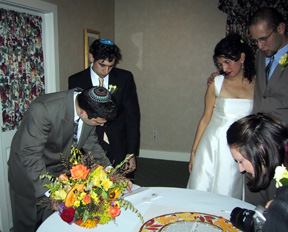 Signing the ketubah